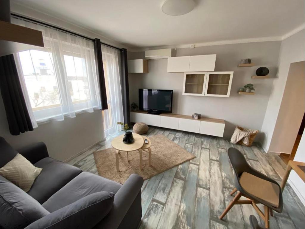 Chill Apartman Miskolc Bagian luar foto