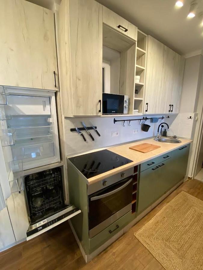 Chill Apartman Miskolc Bagian luar foto