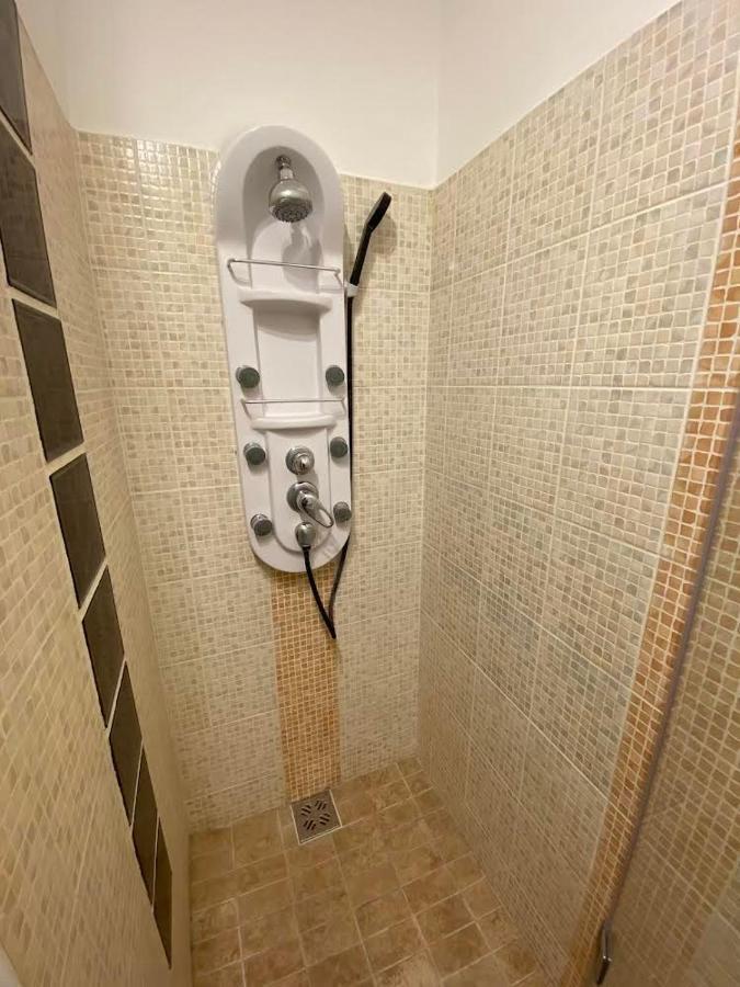 Chill Apartman Miskolc Bagian luar foto