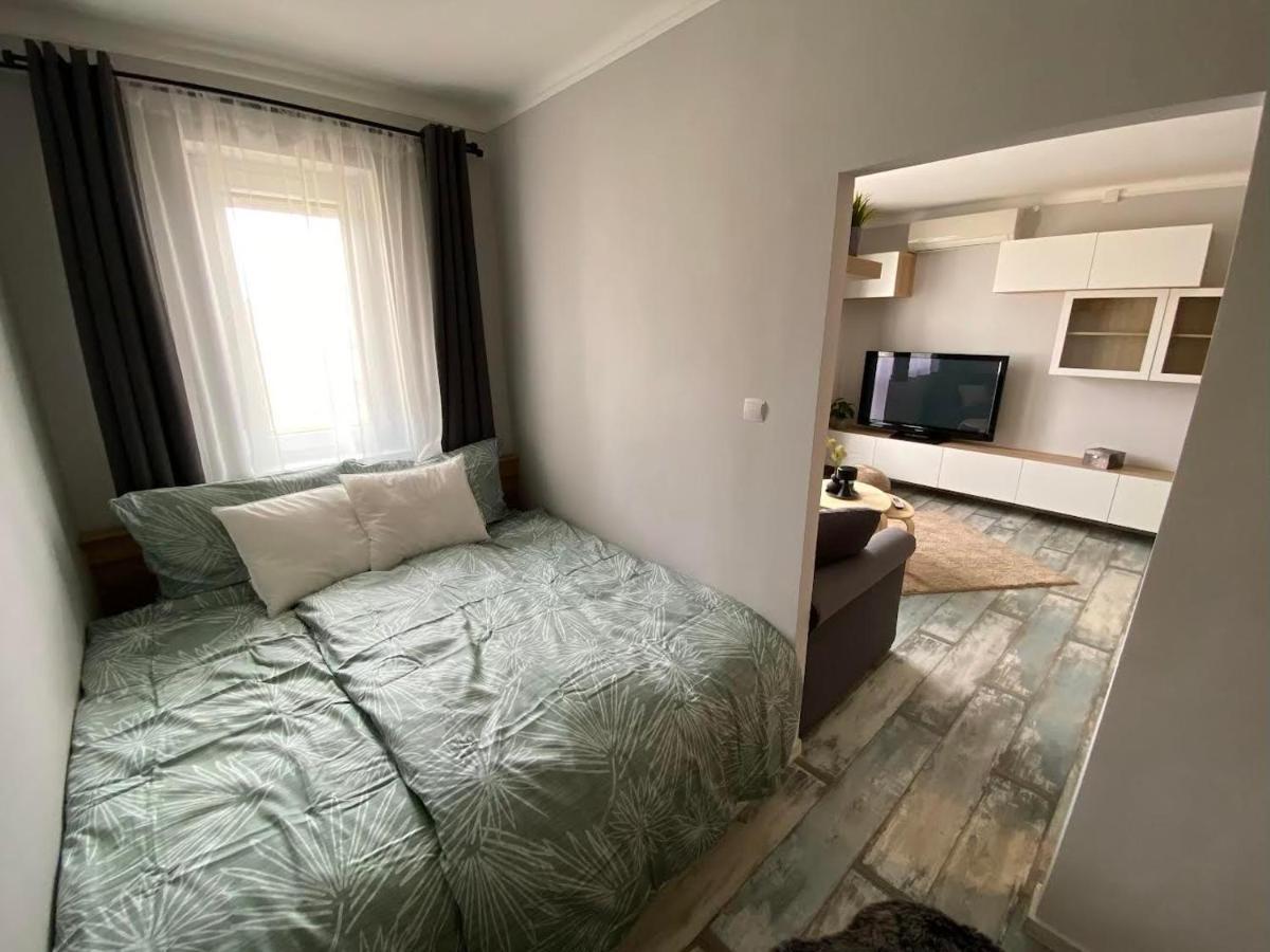 Chill Apartman Miskolc Bagian luar foto