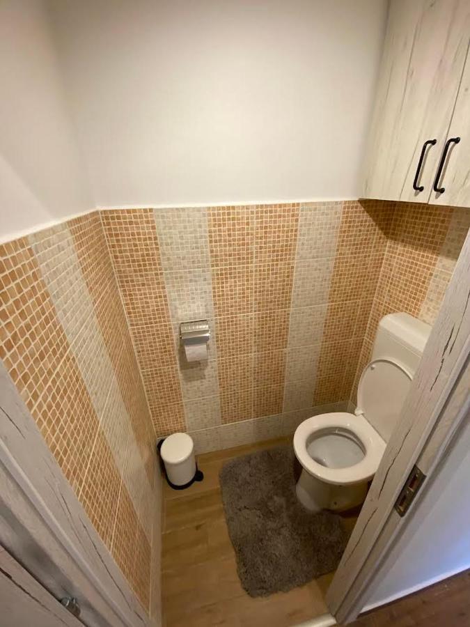 Chill Apartman Miskolc Bagian luar foto