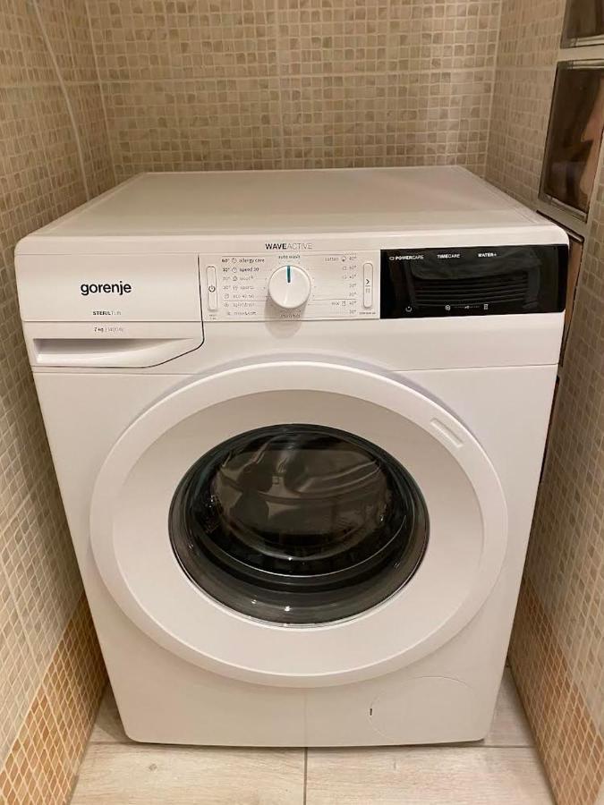Chill Apartman Miskolc Bagian luar foto