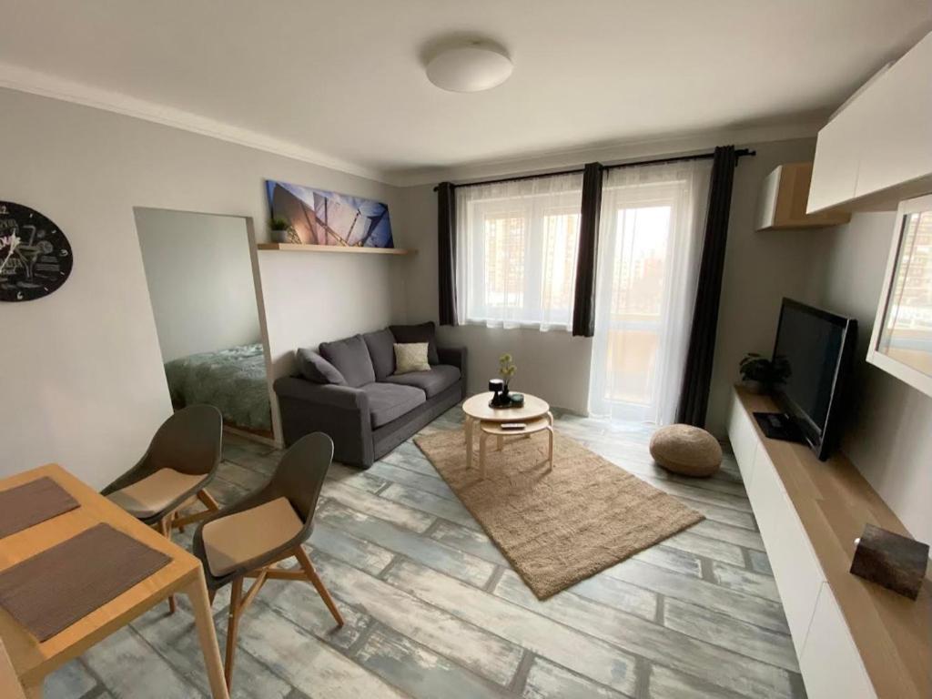 Chill Apartman Miskolc Bagian luar foto