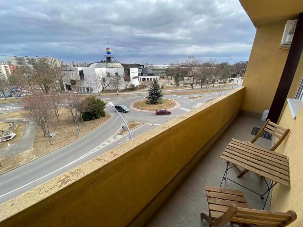 Chill Apartman Miskolc Bagian luar foto